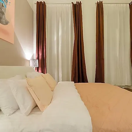 Romantic In 4*
