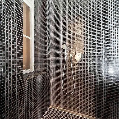 Romantic In Hotel 4*
